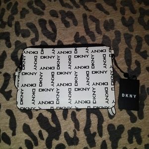 NWT DKNY White Wristlet